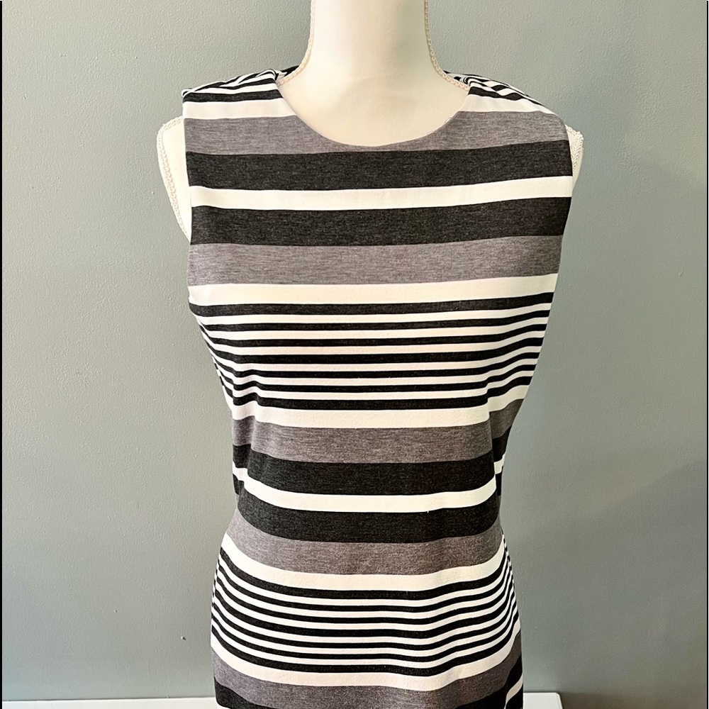 Classic Calvin Klein Gray Striped Sleeveless Sheath Dress